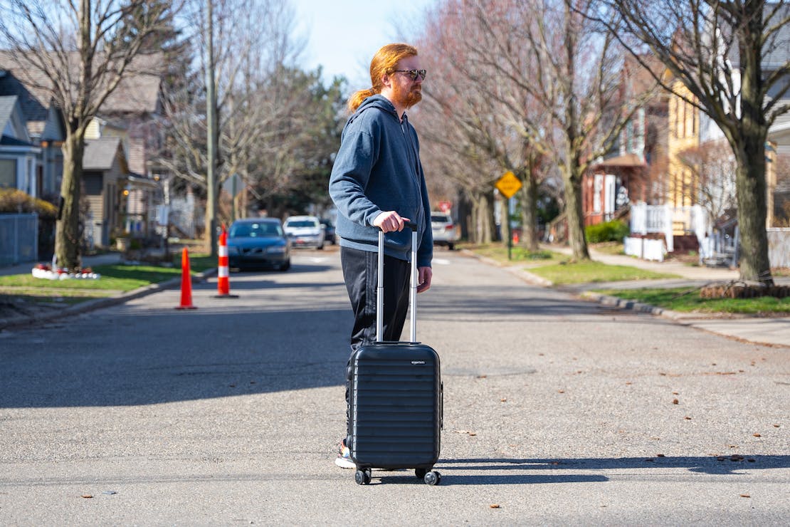 Amazon Basics 20-Inch Hardside Spinner Review